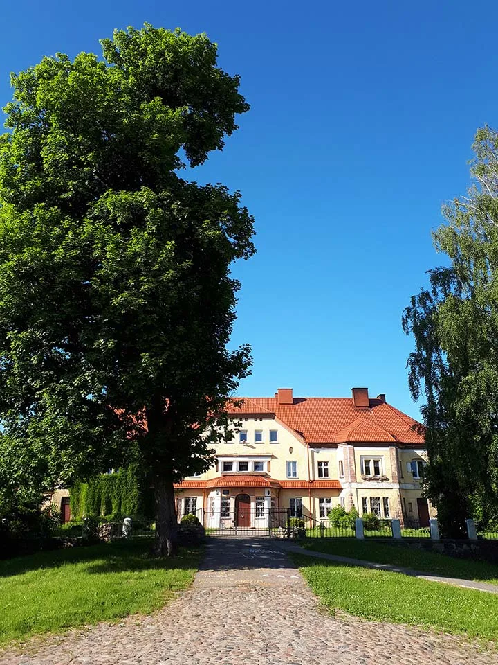 Lauken Castle