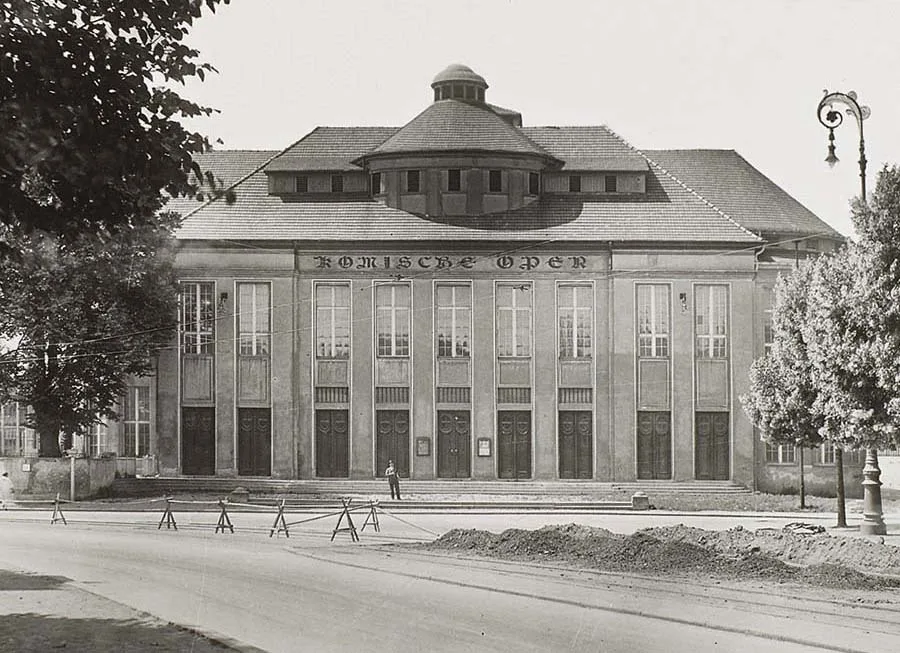 “Komische Oper”