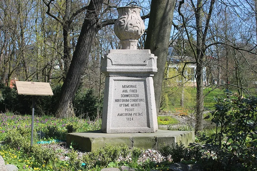 Monument to August Friedrich Schweigger