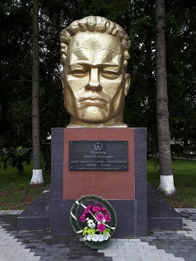 Бюст Николая Мамонова