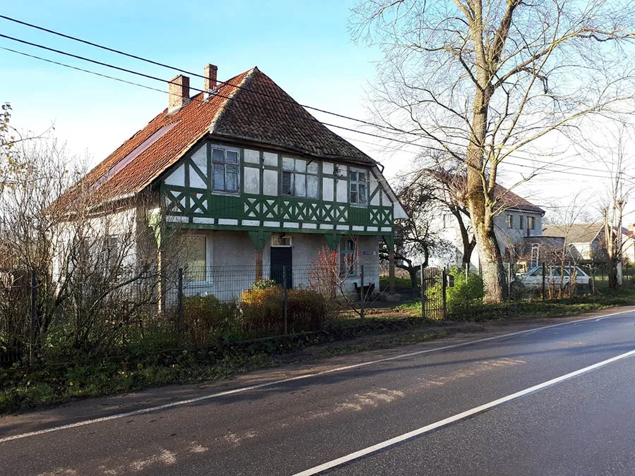 Altes Fachwerkhaus in Tschechowo