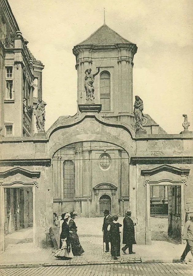 Portal Burgkirche