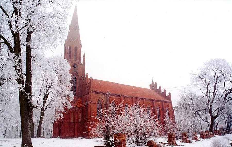 Heinrichswalde Church in winter
