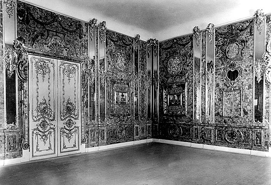 Янтарный кабинет в замке (1943)