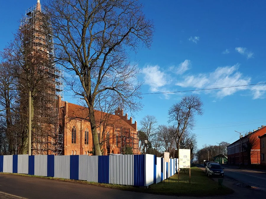 Heinrichswalde Church under scaffolding