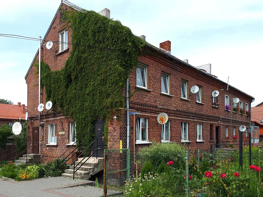 Pre-war house in the centre of Yantarny