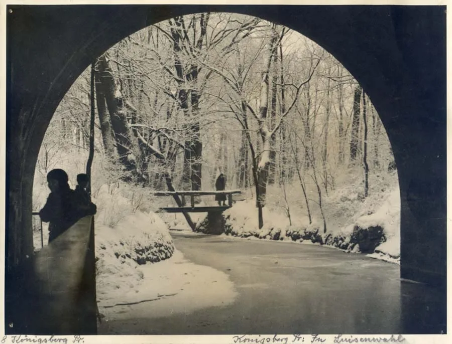 The passage along the stream from the Tiergarten to Luisenwahl