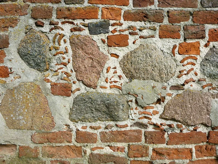Mauerwerksfragment der Kirche Allenburg