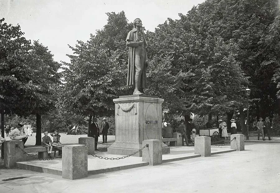 Памятник Шиллеру