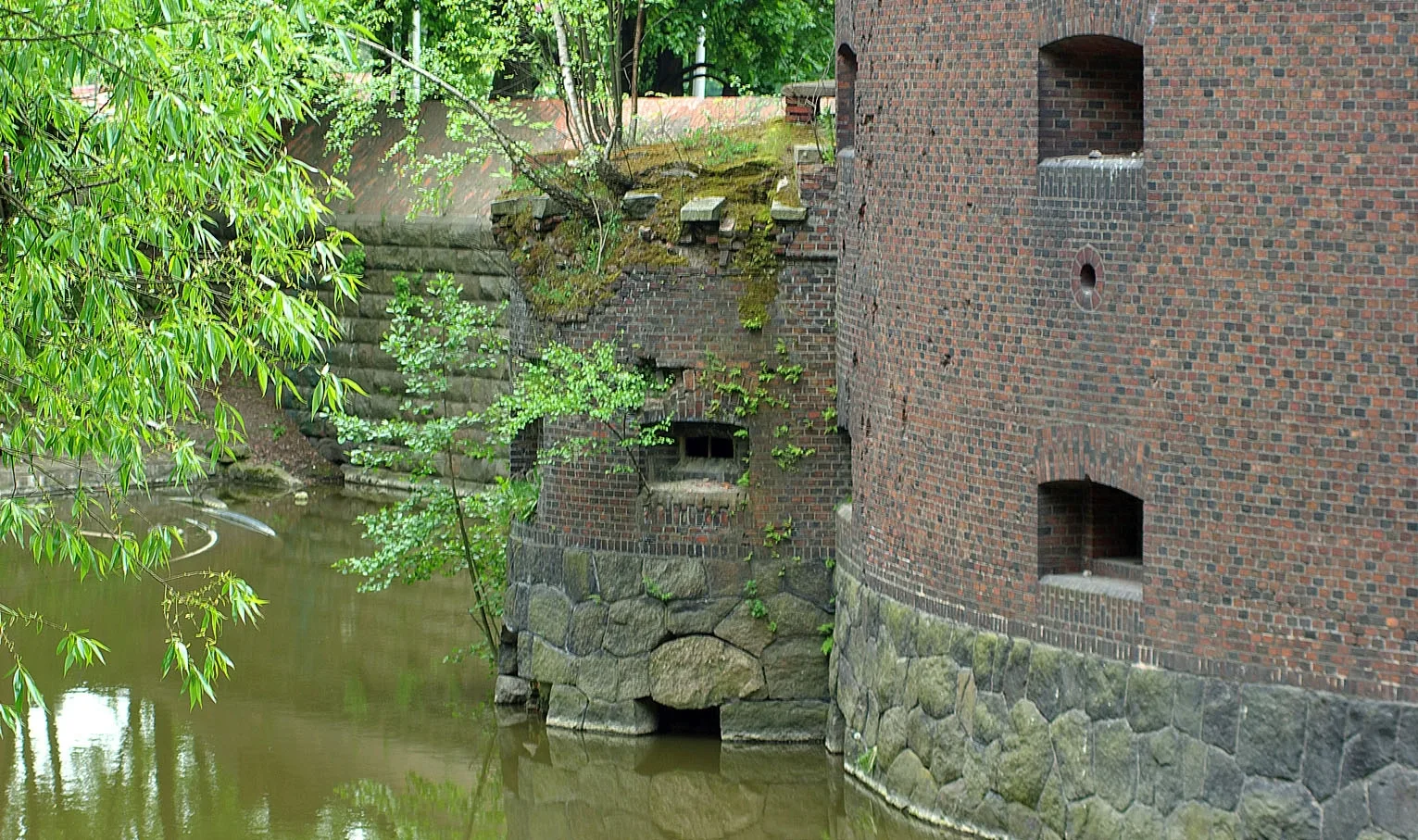 The Wrangel Tower and its caponier.