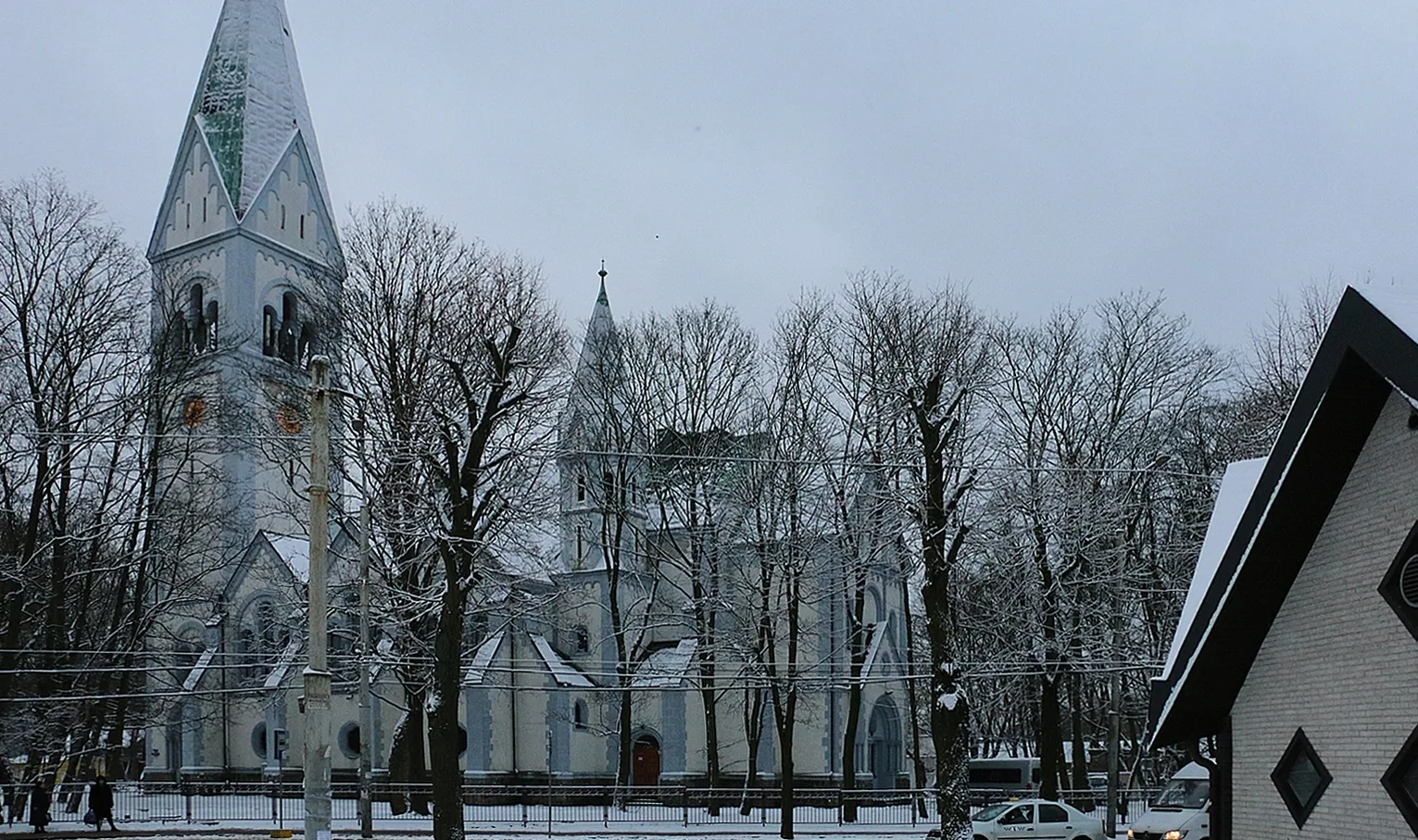 Кирха королевы Луизы (Театр кукол в Центральном парке).