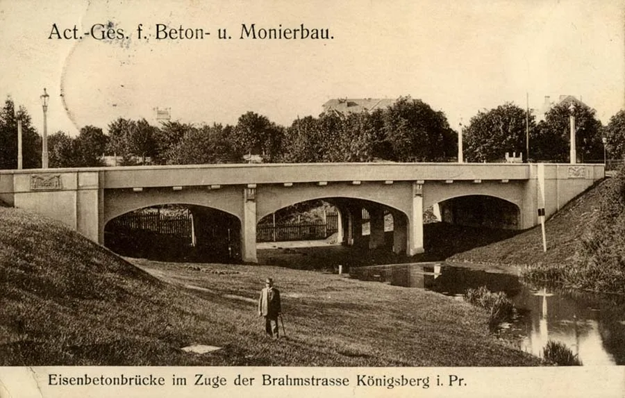 Bridge over the Freigraben on Brahms Street