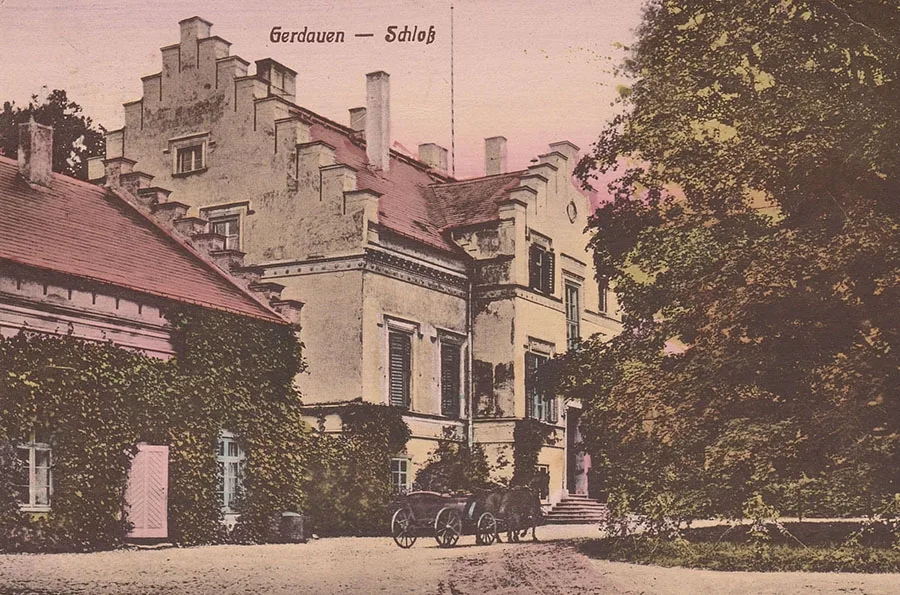 House built on the foundations of Gerdauen Castle