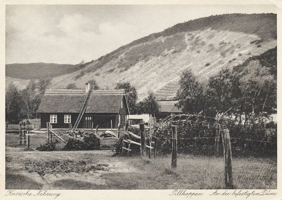 Fischerhaus am Fuß der Epha-Düne in Pillkoppen