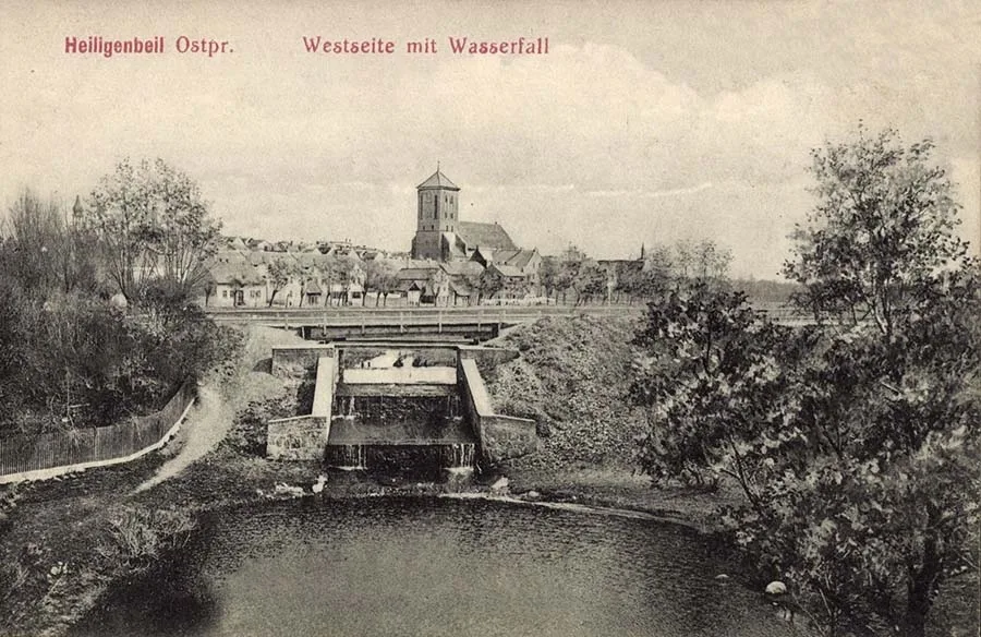Panorama of Heiligenbeil with a waterfall